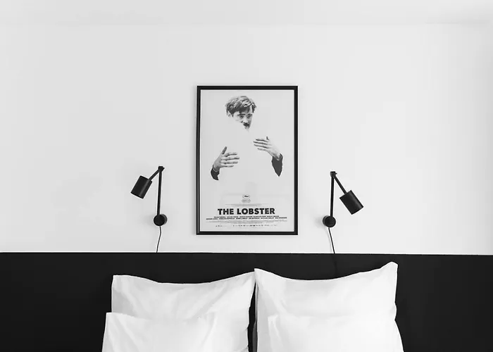 Black And White By Prater